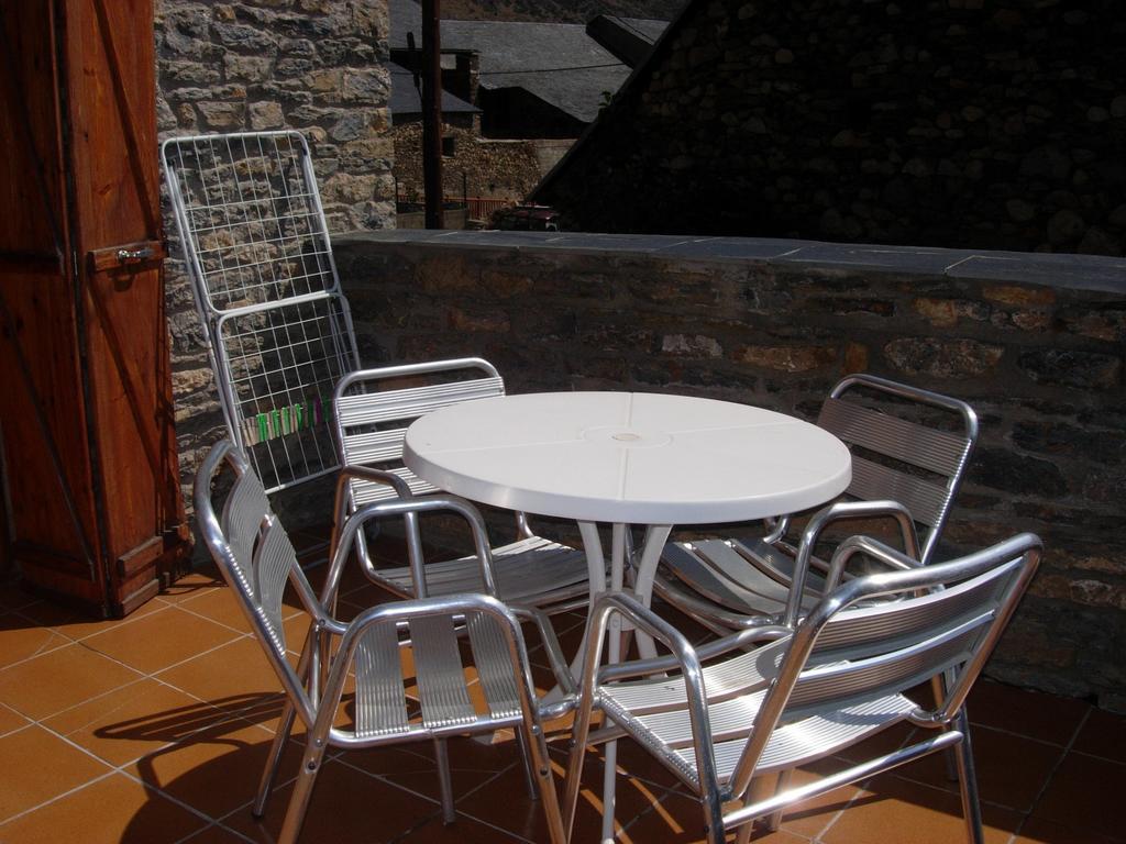 Apartaments El Ribal Valencia D'Aneu الغرفة الصورة