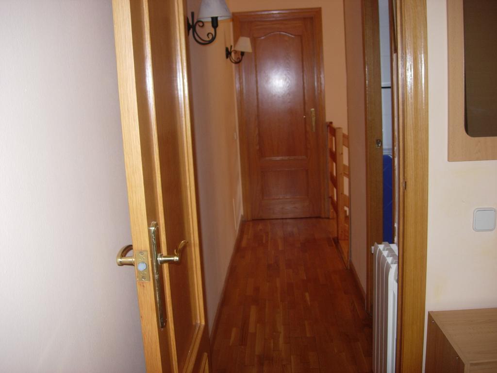 Apartaments El Ribal Valencia D'Aneu الغرفة الصورة