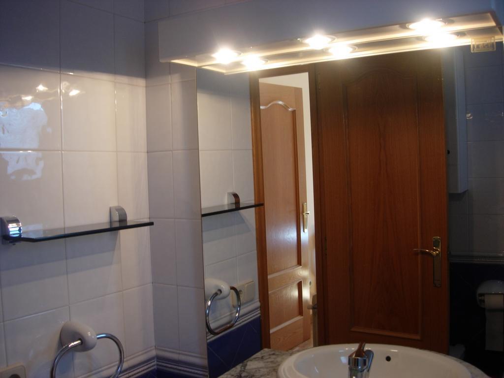 Apartaments El Ribal Valencia D'Aneu الغرفة الصورة
