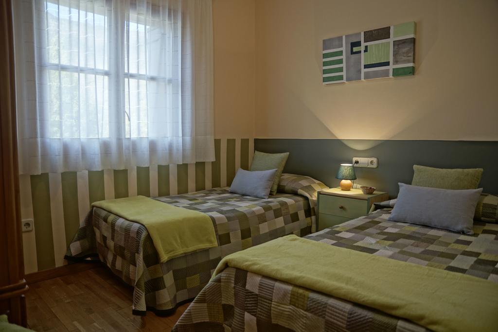 Apartaments El Ribal Valencia D'Aneu المظهر الخارجي الصورة