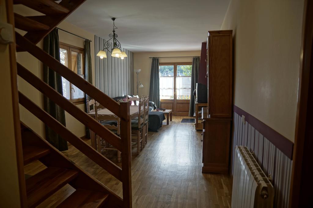 Apartaments El Ribal Valencia D'Aneu المظهر الخارجي الصورة