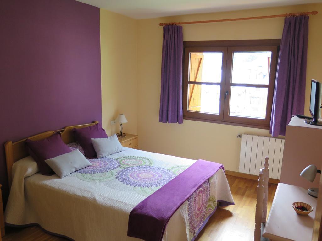 Apartaments El Ribal Valencia D'Aneu المظهر الخارجي الصورة