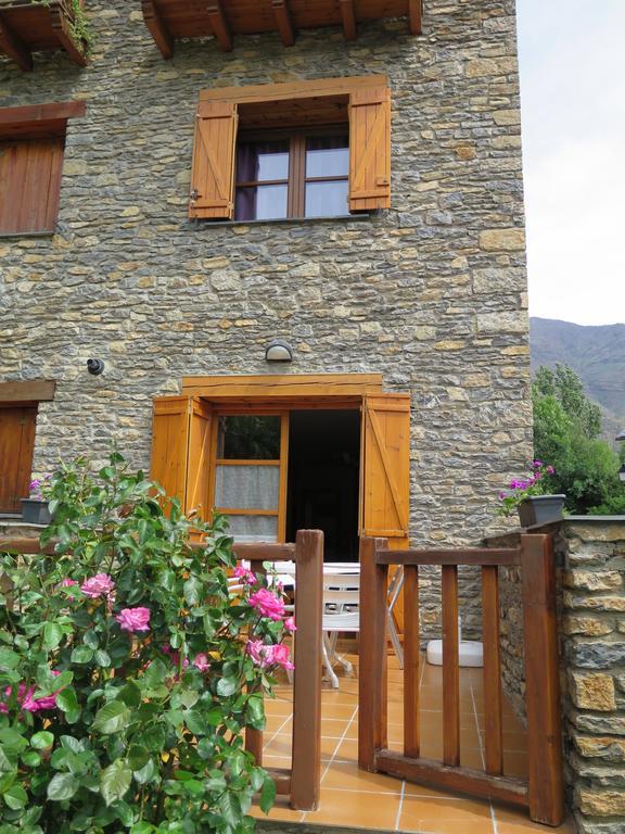Apartaments El Ribal Valencia D'Aneu المظهر الخارجي الصورة